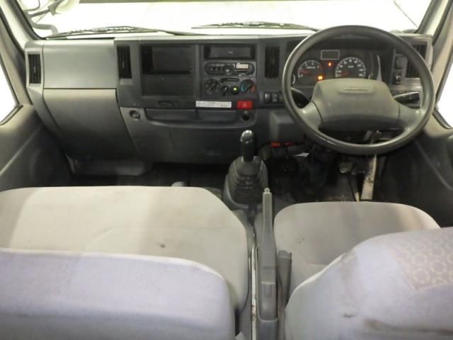 2015 Isuzu Elf Double cab auction photo 3