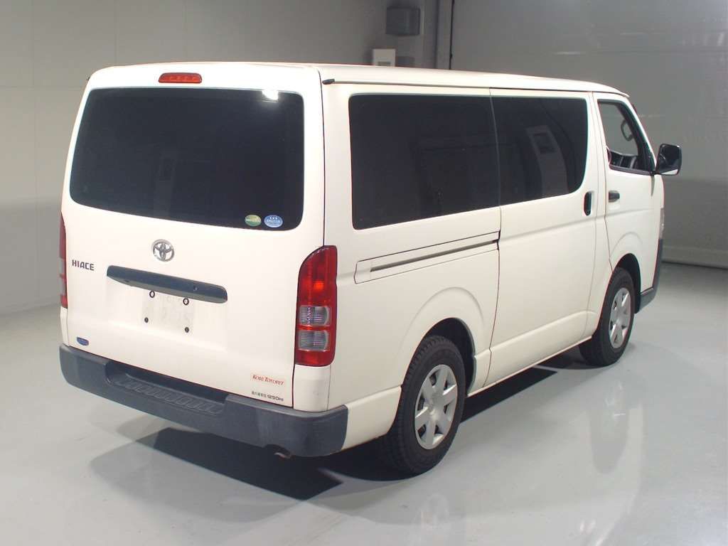 2020 Toyota Hiace DX auction photo 2