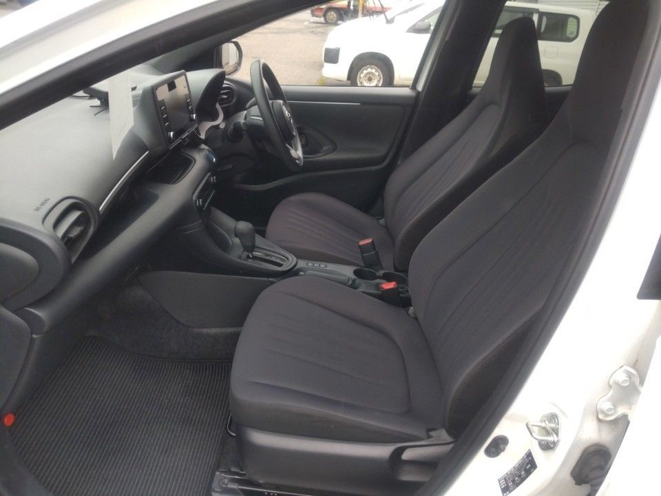 2021 Toyota Yaris auction photo 16