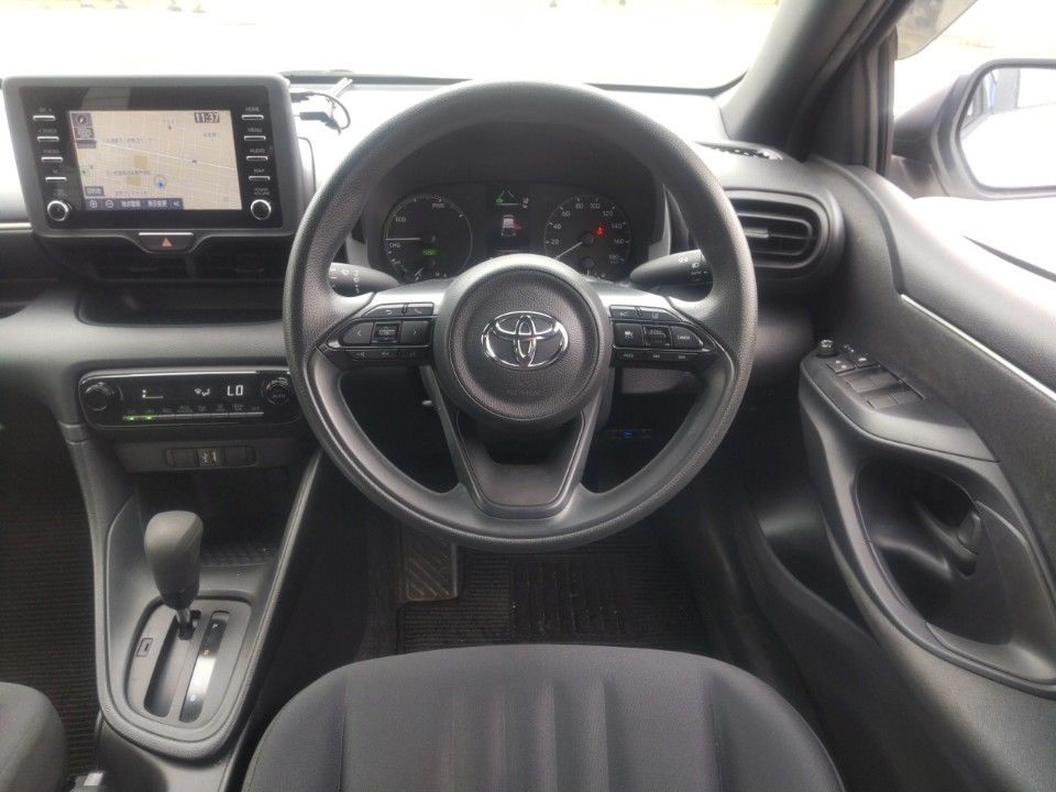 2021 Toyota Yaris auction photo 3