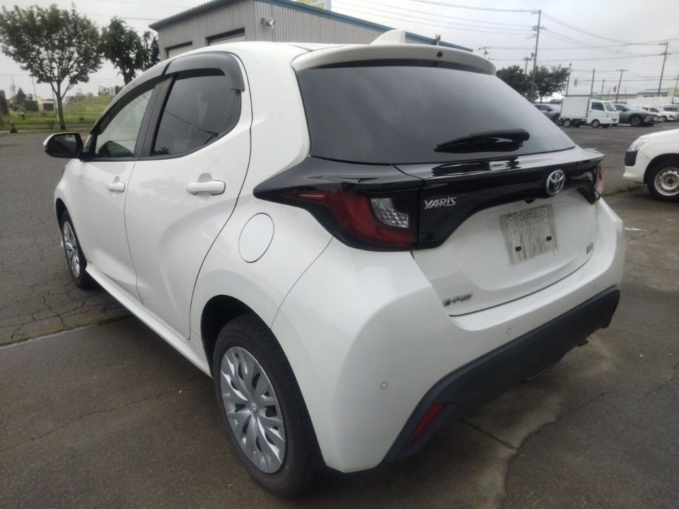 2021 Toyota Yaris auction photo 6