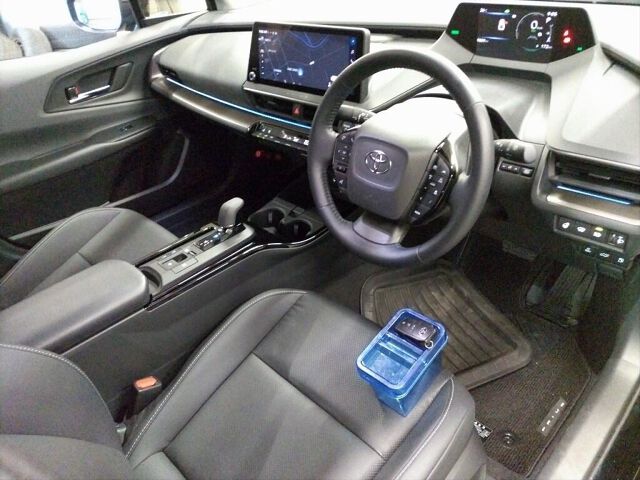 2023 Toyota Prius Z 4WD auction photo 3