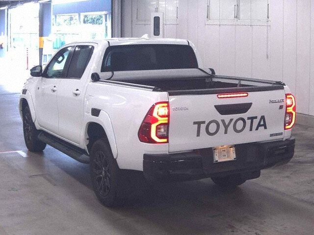 2022 Toyota Hilux Z GR Sport 4WD auction photo 2