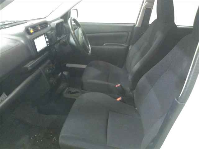 2015 Toyota Probox 4WD GL auction photo 3