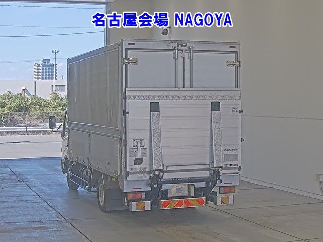 2018 Hino Dutro ウイング PG auction photo 2