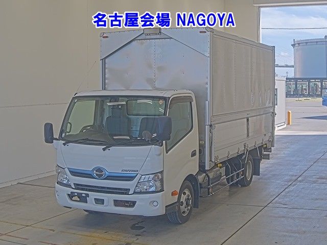 2018 Hino Dutro ウイング PG Japan auction vehicle