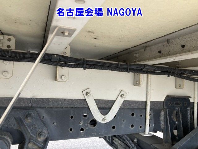 2018 Hino Dutro ウイング PG auction photo 14