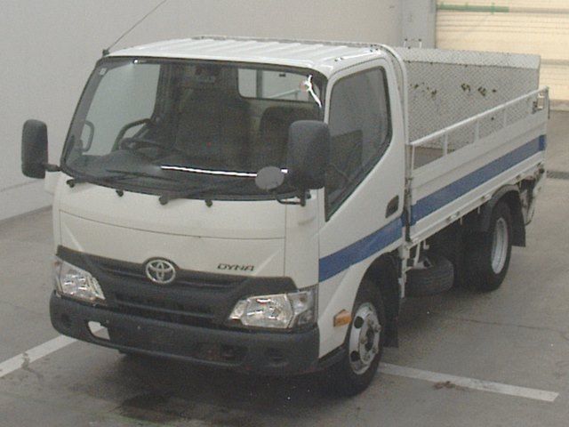 Japan Auction Vehicles 10 2018 Toyota Dyna Flatbed auction photo