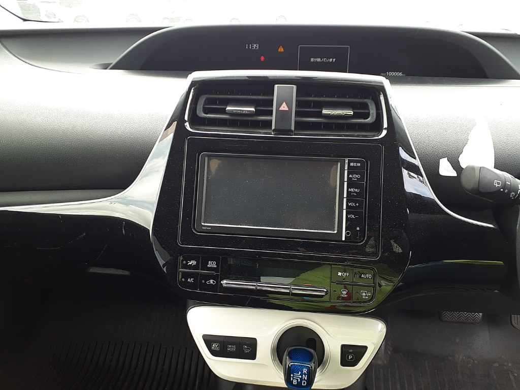 2016 Toyota Prius S 4WD auction photo 11