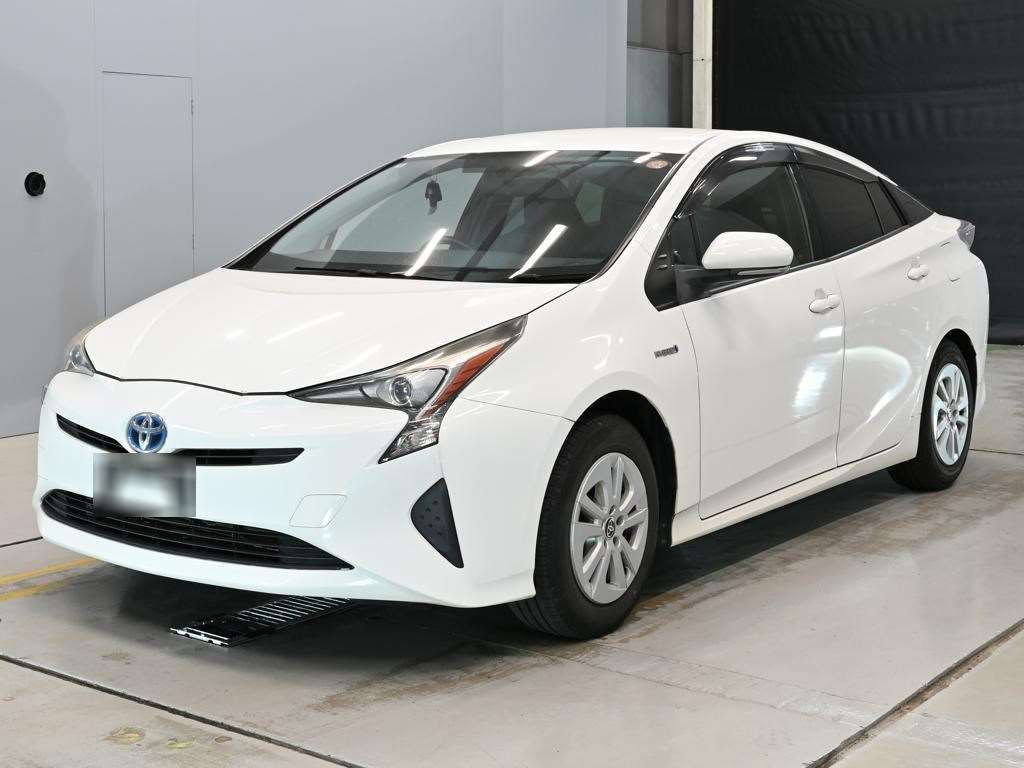 2016 Toyota Prius S 4WD Japan auction vehicle