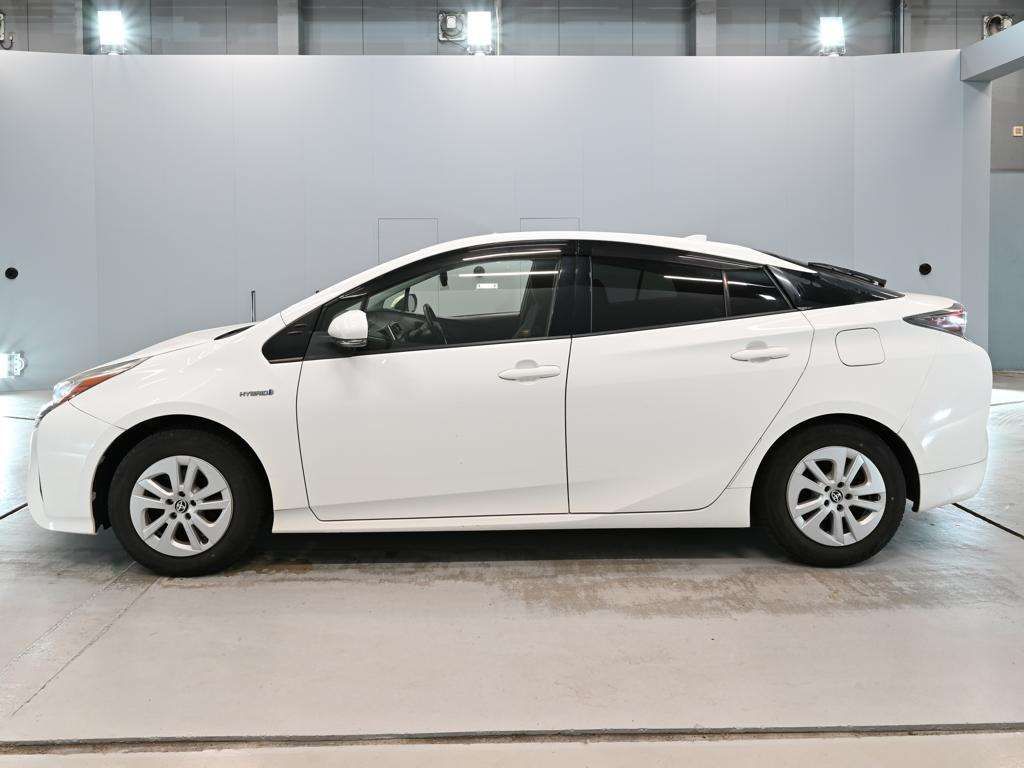 2016 Toyota Prius S 4WD auction photo 4