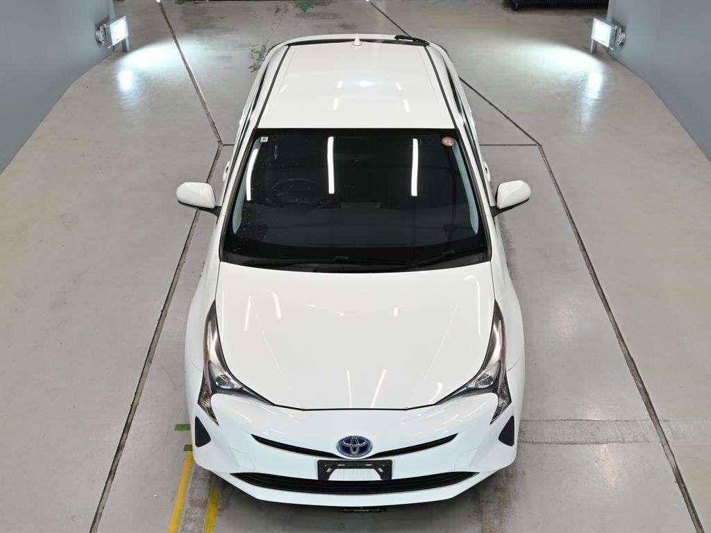 2016 Toyota Prius S 4WD auction photo 7