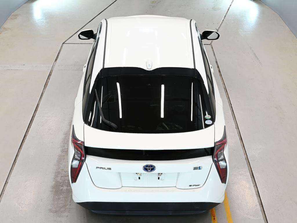 2016 Toyota Prius S 4WD auction photo 8