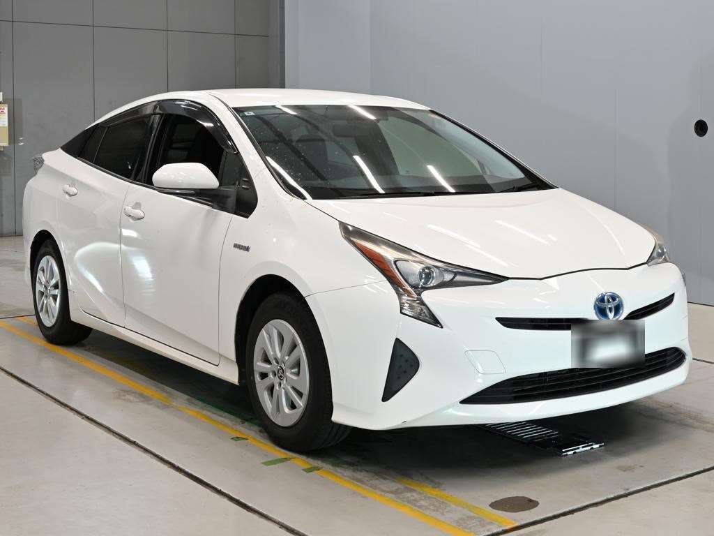 2016 Toyota Prius S 4WD auction photo 5