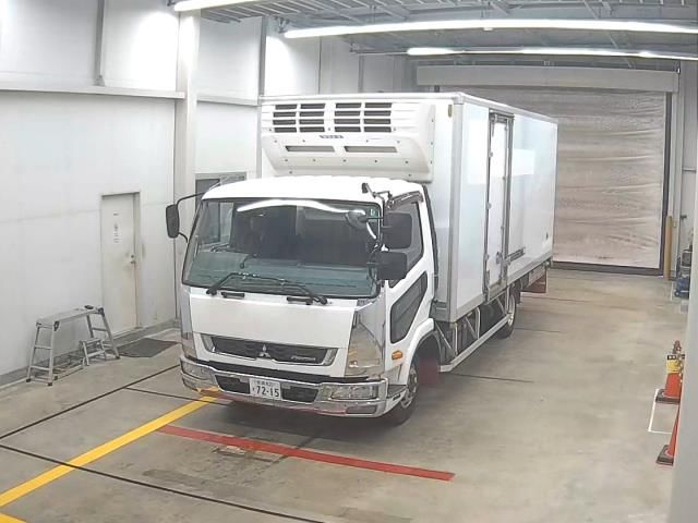 Japan Auction Vehicles 10 2015 Mitsubishi Fuso Fighter Refrigerated and frozen trucks auction photo