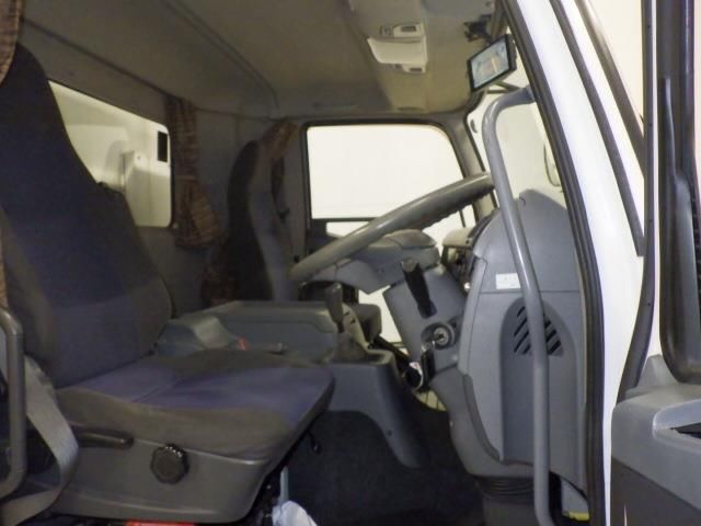 2015 Mitsubishi Fuso Fighter Refrigerated and frozen trucks auction photo 6