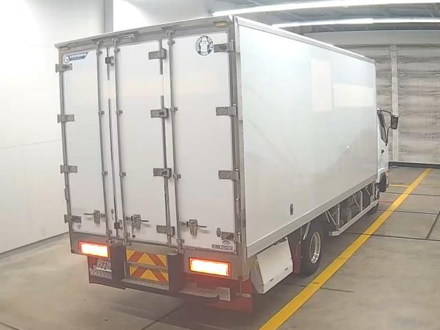 2015 Mitsubishi Fuso Fighter Refrigerated and frozen trucks auction photo 2
