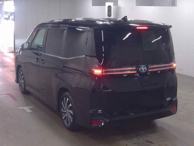 Japan Auction Vehicles 2 2025 Toyota Voxy ハイブリッドS-Z auction photo