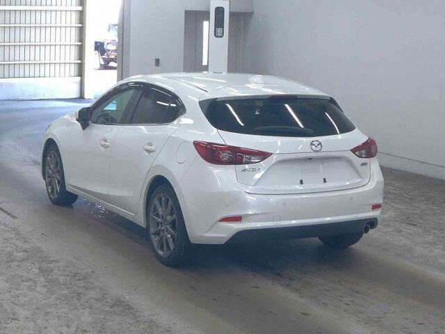 2017 Mazda アクセラスポーツ 15XD L Package auction photo 2