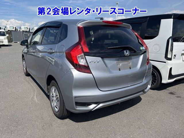 2017 Honda Fit ワゴン 13G F auction photo 2