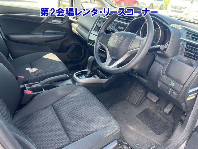 2017 Honda Fit ワゴン 13G F auction photo 5