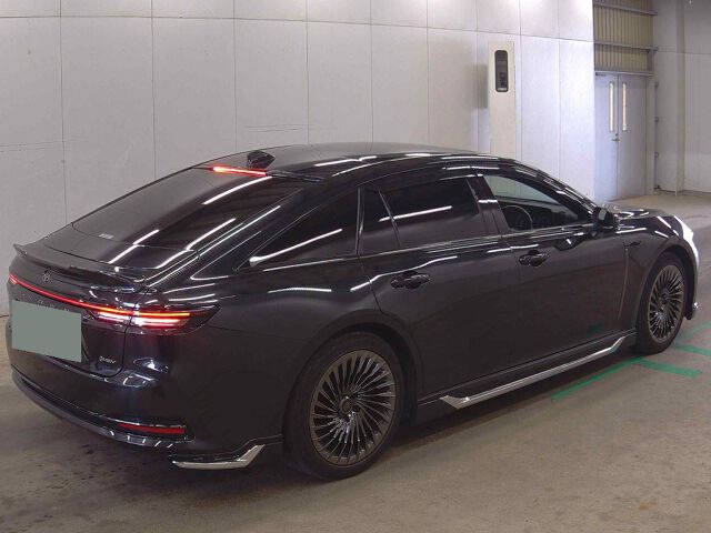 2024 Toyota Crown Z (HEV) Black P auction photo 5