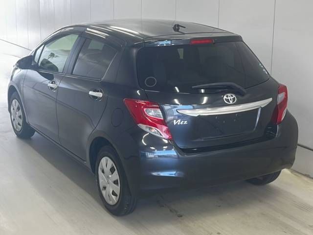 2015 Toyota Vitz 1.0F スマートスタイル auction photo 3
