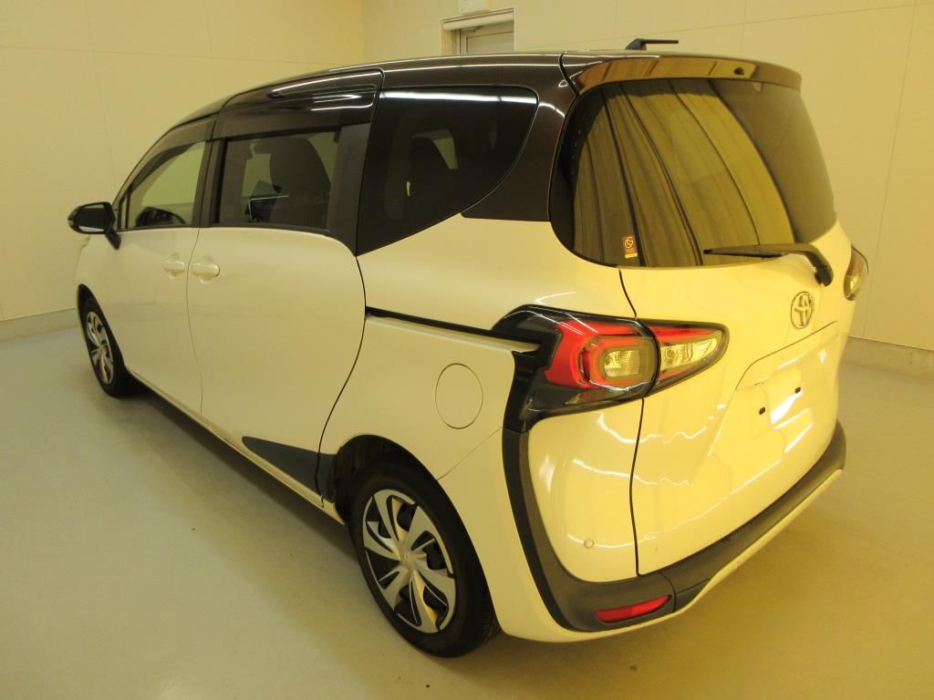 2020 Toyota Sienta Gクエロ auction photo 5