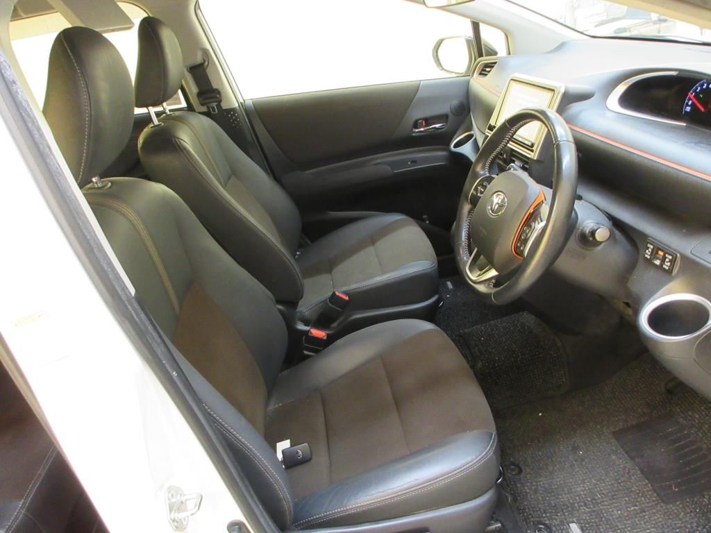 2020 Toyota Sienta Gクエロ auction photo 6