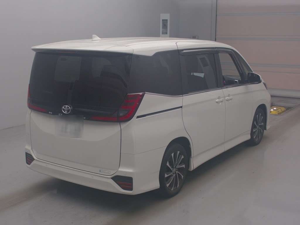 2023 Toyota Noah S-Z auction photo 2
