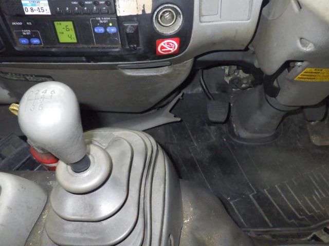 2011 Toyota Dyna バン auction photo 8