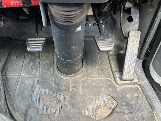 2013 Isuzu Elf Flat 4WD auction photo 4