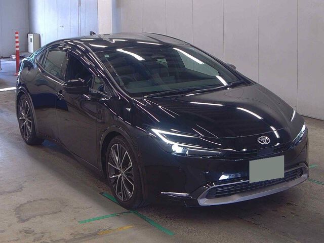 2025 Toyota Prius Z Japan auction vehicle