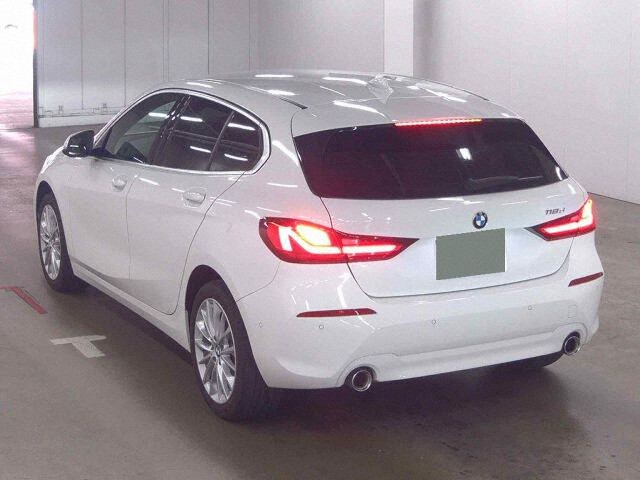 2023 BMW 1 Series 118Dプレイ auction photo 2