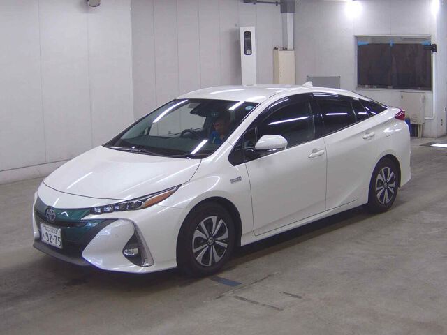 2018 Toyota Prius PHEV A auction photo 4