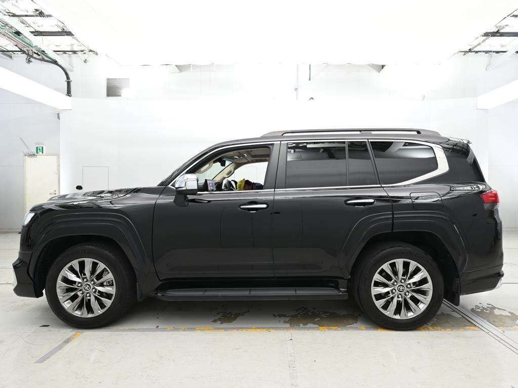 2024 Toyota Land Cruiser ZX 4WD auction photo 4