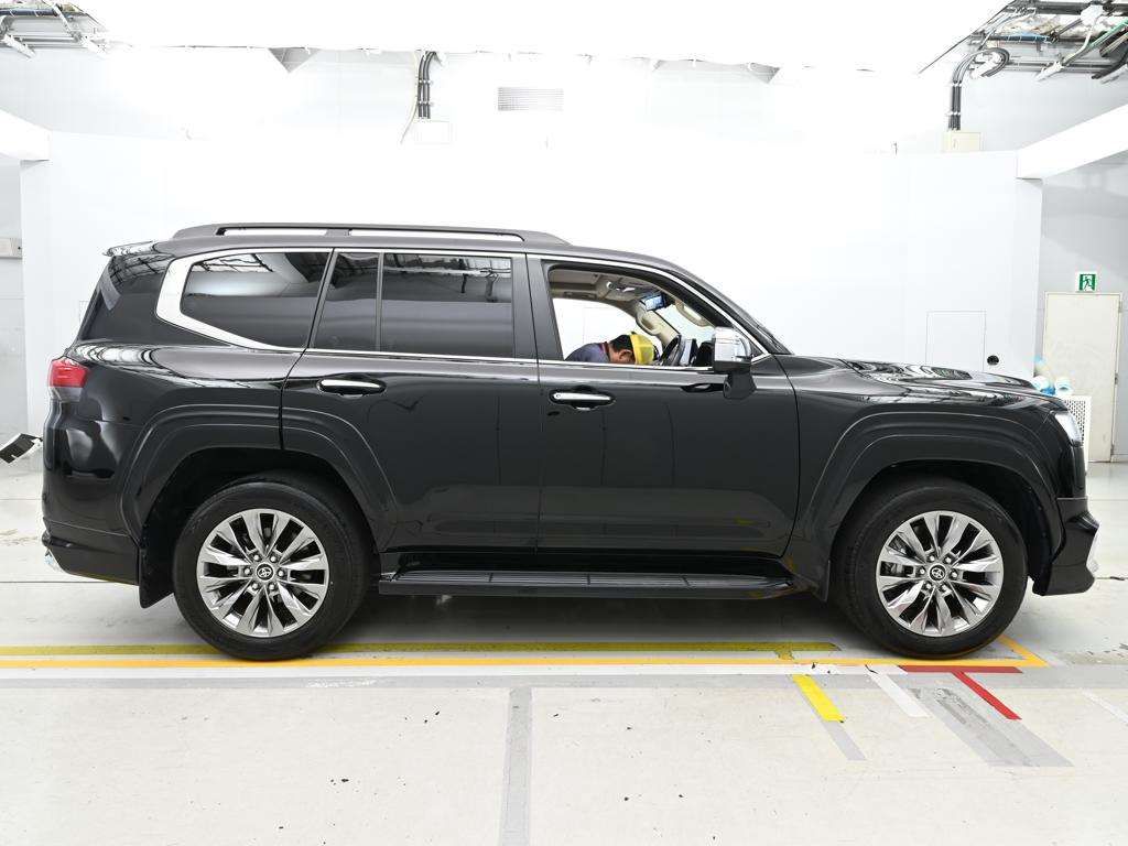 2024 Toyota Land Cruiser ZX 4WD auction photo 3