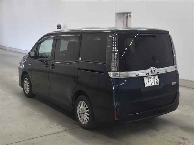 2014 Toyota Voxy ハイブリッドV auction photo 2