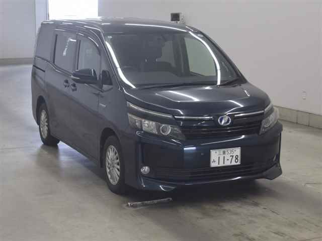 2014 Toyota Voxy ハイブリッドV Japan auction vehicle