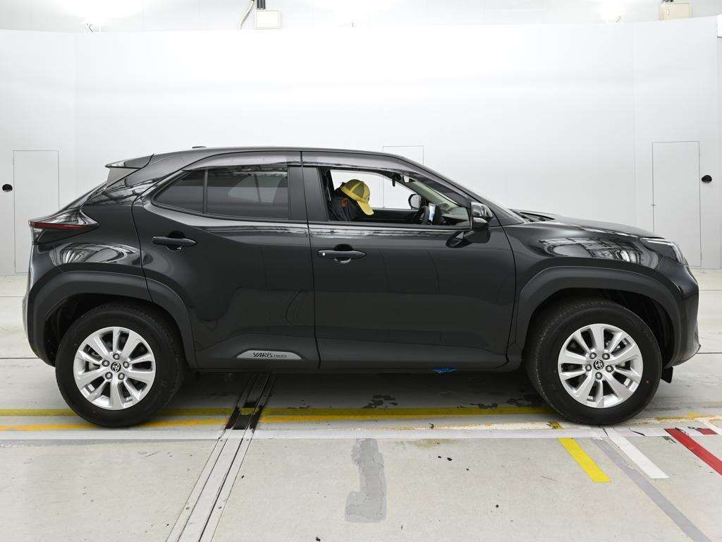 2023 Toyota Yaris Cross G 4WD auction photo 3