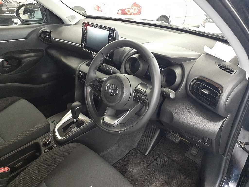 2023 Toyota Yaris Cross G 4WD auction photo 9