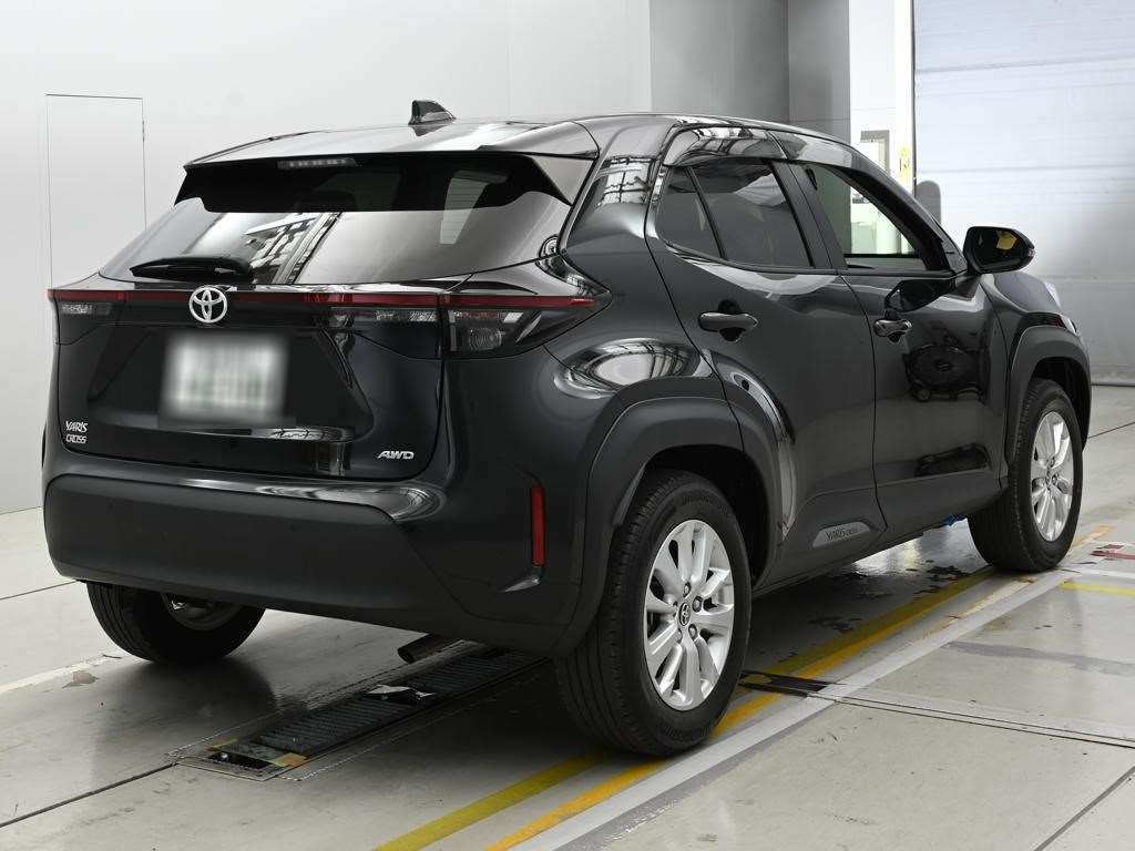 2023 Toyota Yaris Cross G 4WD auction photo 2