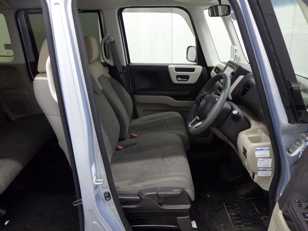 2017 Honda N-BOX GL auction photo 6