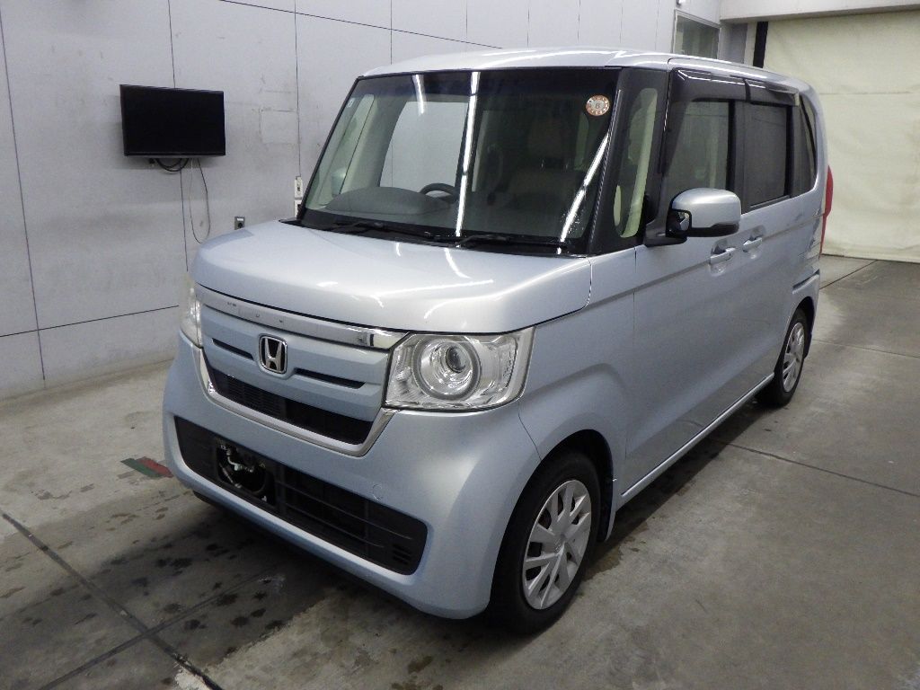 2017 Honda N-BOX GL auction photo 4