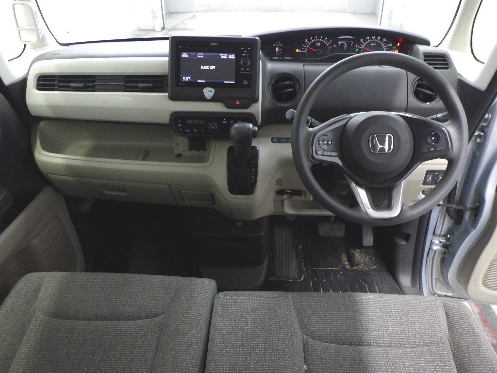 2017 Honda N-BOX GL auction photo 3