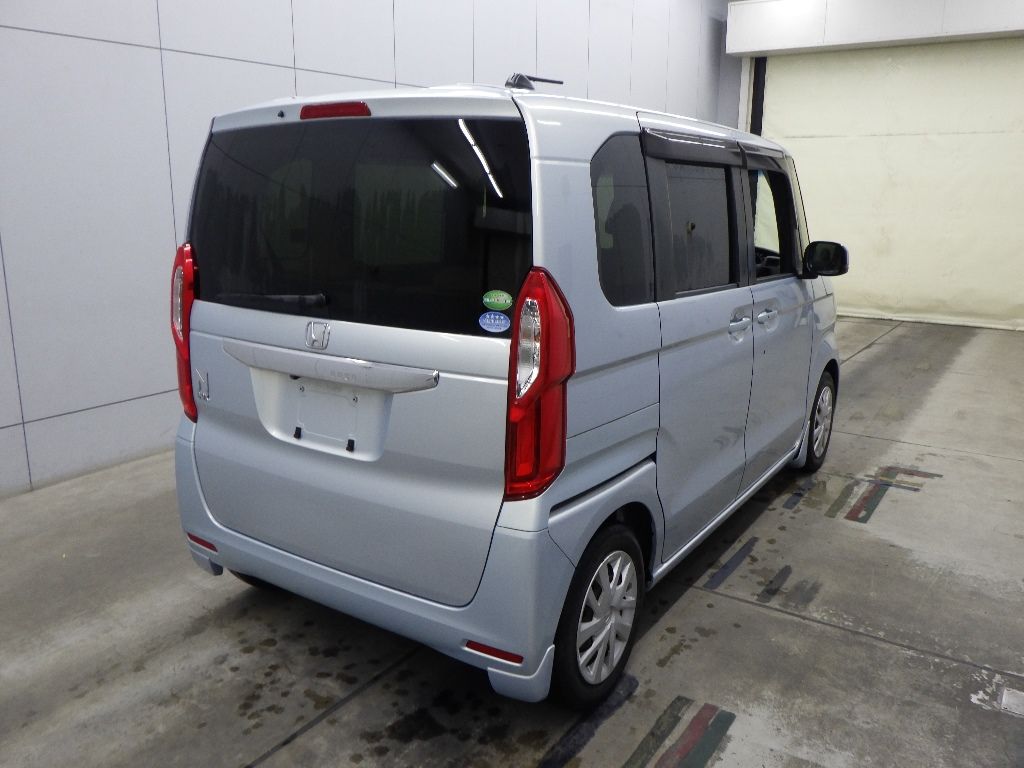 2017 Honda N-BOX GL auction photo 2