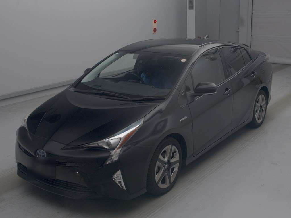 Japan Auction Vehicles 4 2018 Toyota Prius A Touring Selection auction photo