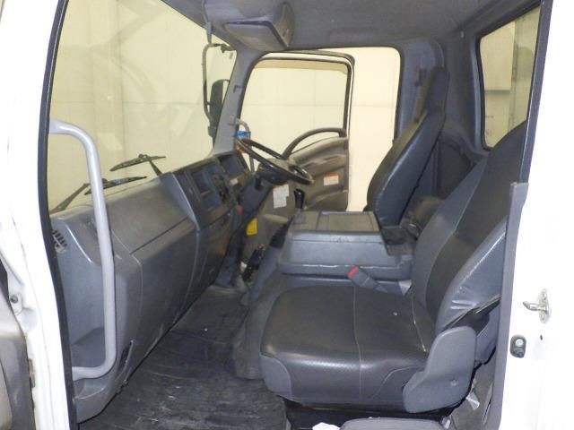 2015 Isuzu Forward dump auction photo 8