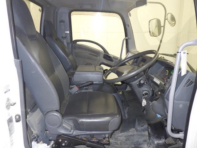 2015 Isuzu Forward dump auction photo 5