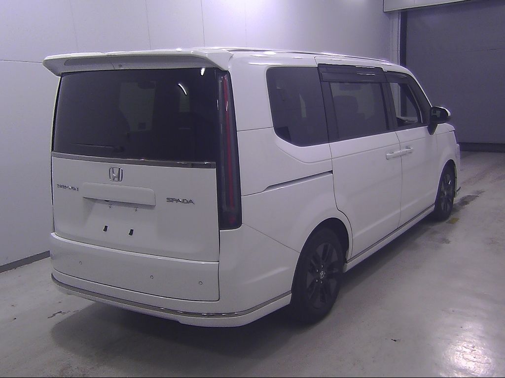 2023 Honda Stepwgn 7 people auction photo 2